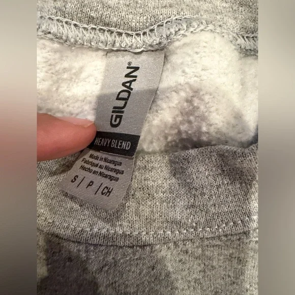 Taylor Swift Taylor’s Version cat / book Gray Crewneck Sweatshirt - small - Picture 3 of 4